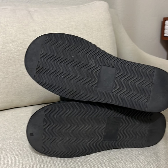 Sheepskin tall boots. Interior sheepskin also size 7 black Excellent preowned - Picture 5 of 5